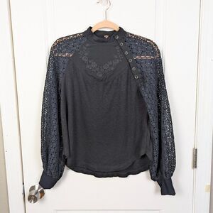 Free People | Black Lace Sleeve Mock Neck Top Size Extra Small